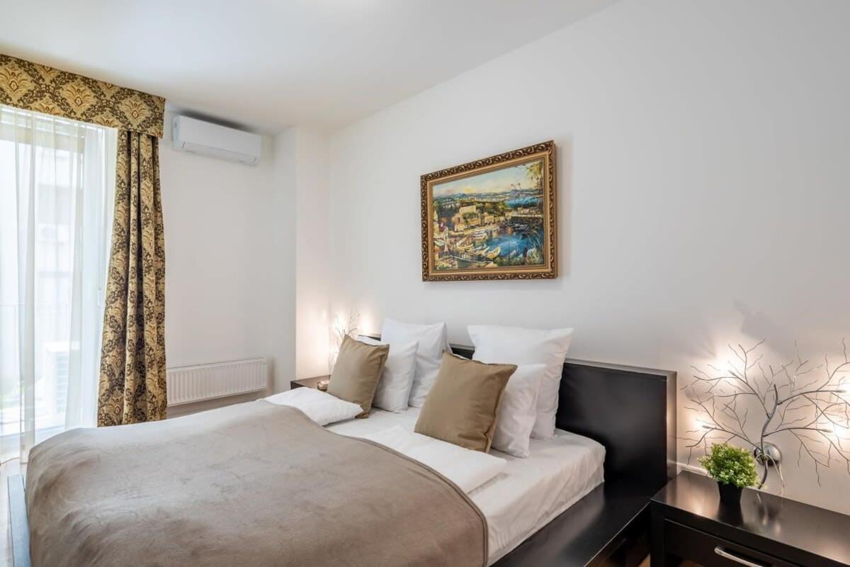 Homey Apartment With Ac And Balcony Budapest Luaran gambar