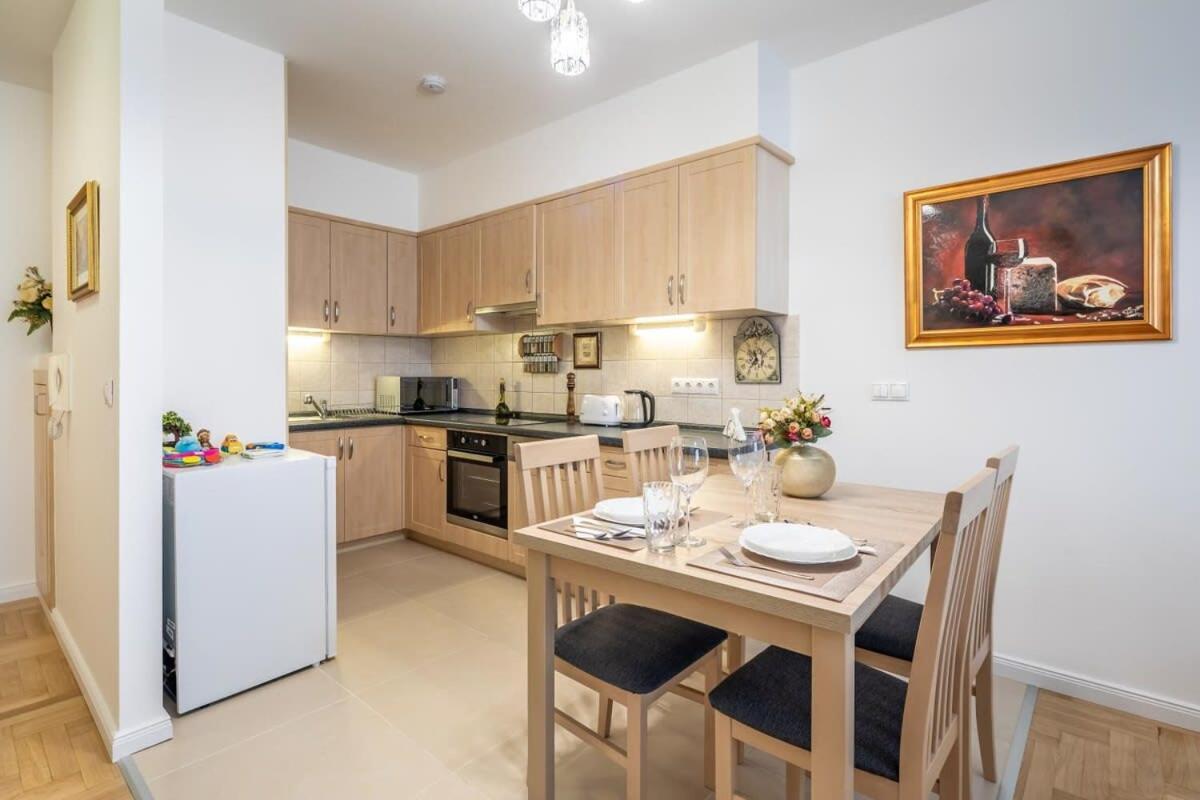 Homey Apartment With Ac And Balcony Budapest Luaran gambar