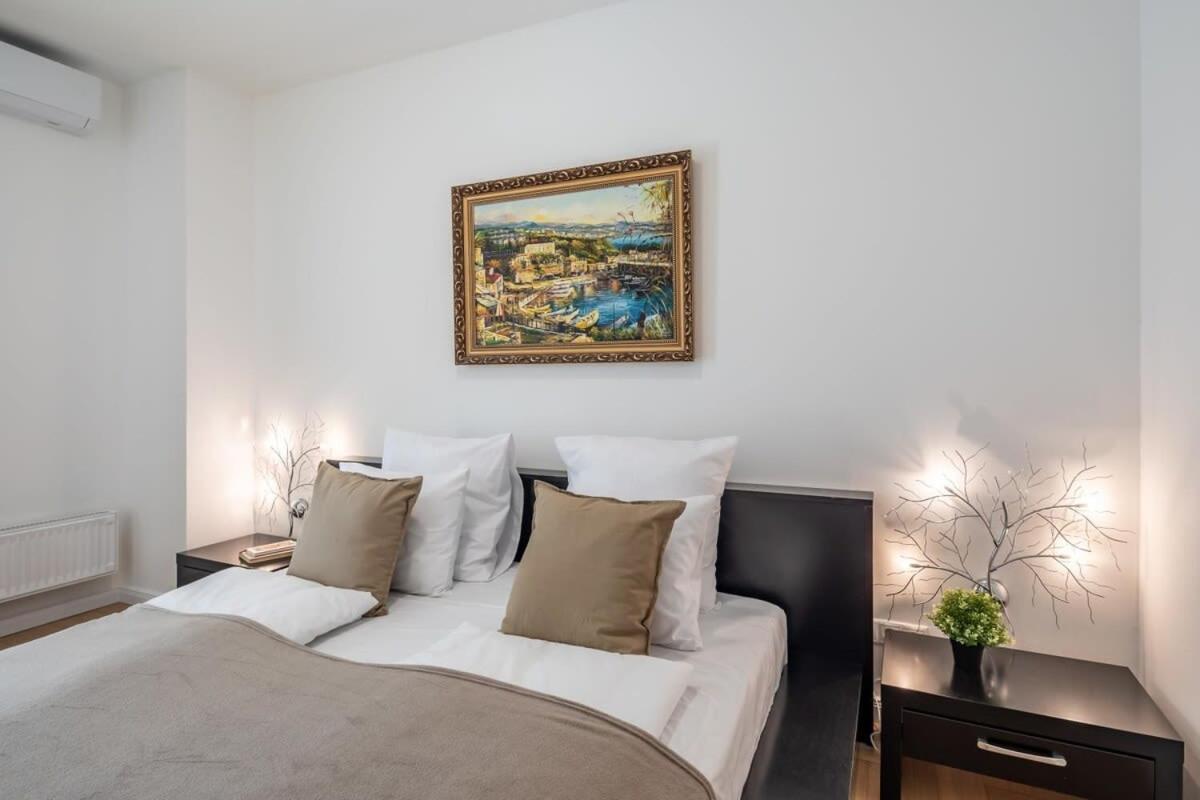 Homey Apartment With Ac And Balcony Budapest Luaran gambar